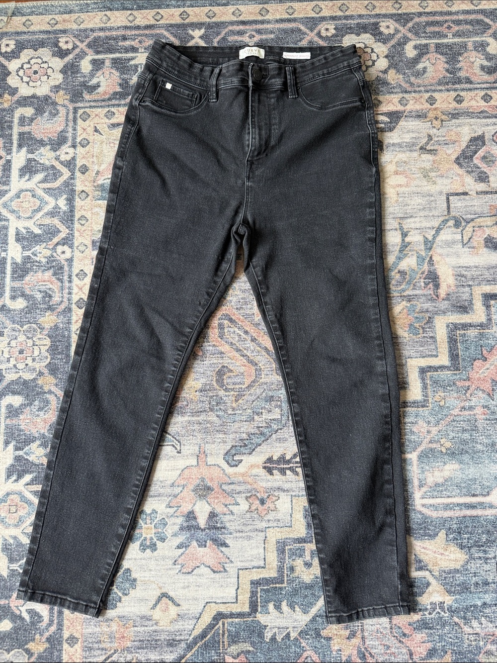 Slim High-Rise Black Skinny Jeans